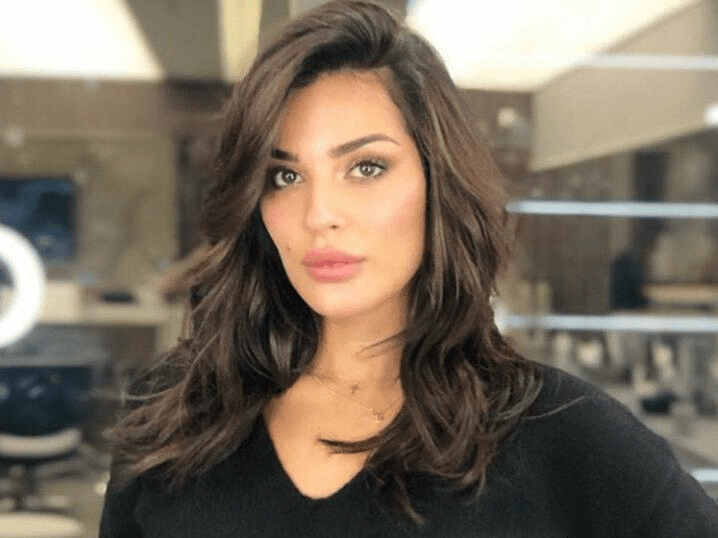 شاهد أول صورة لوجه ندين نجيم بعد إنفجار بيروت