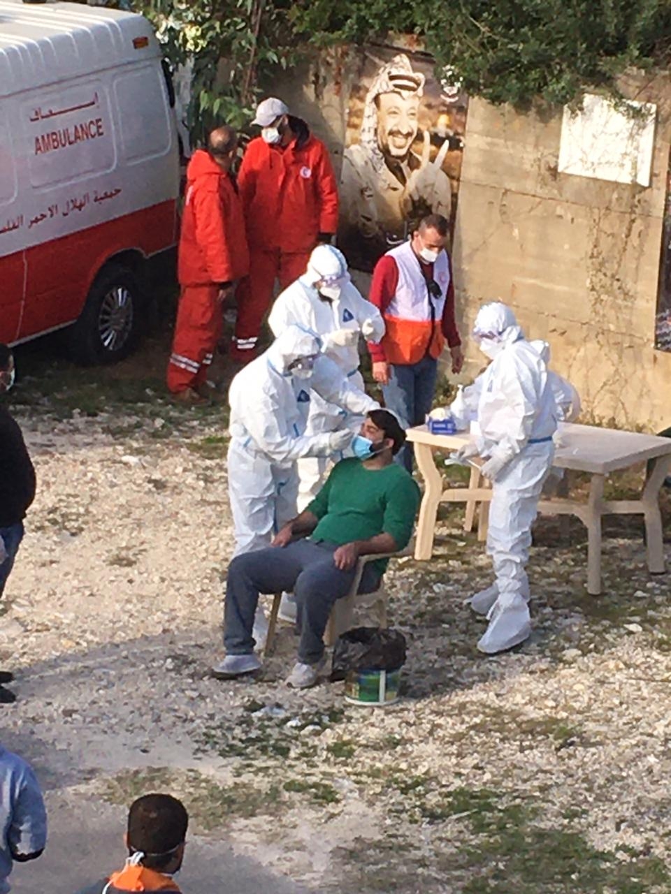 بعد انتشار الوباء وتزايد الإصابات، فريق الكورونا بمستشفى الهمشري يجري فحوصات في مخيمات وتجمعات صور