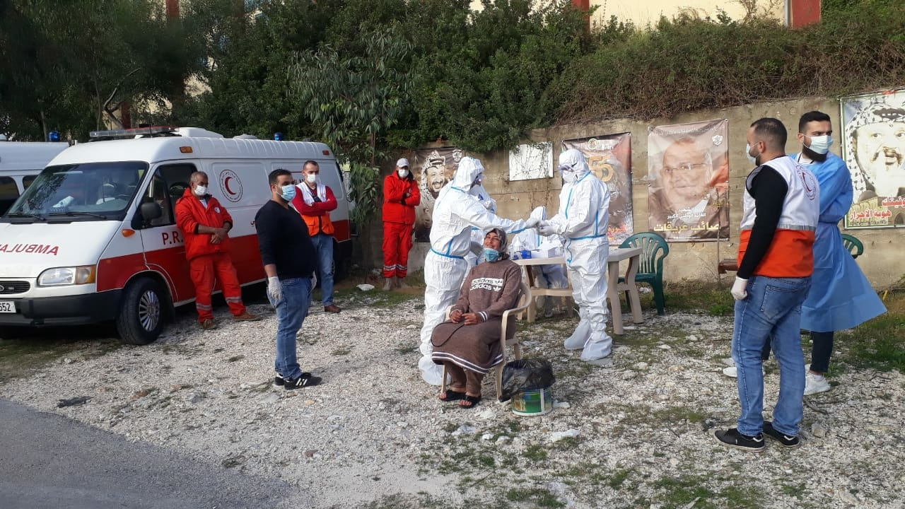 بعد انتشار الوباء وتزايد الإصابات، فريق الكورونا بمستشفى الهمشري يجري فحوصات في مخيمات وتجمعات صور