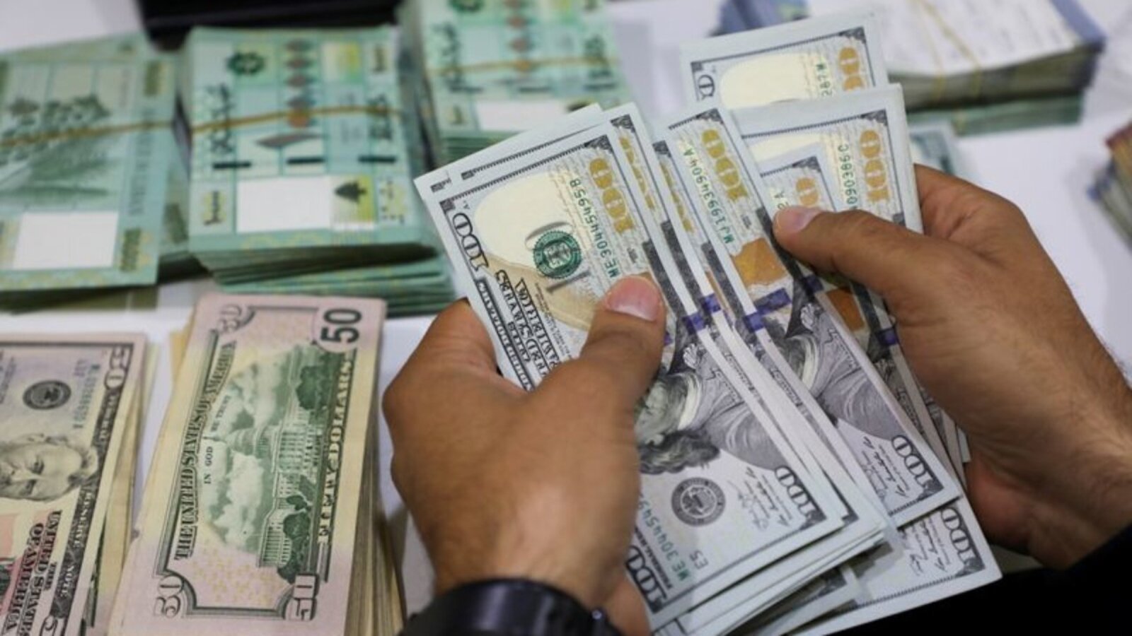 دولار السوق السوداء يتجاوز الـ37 ألف ليرة لبنانية