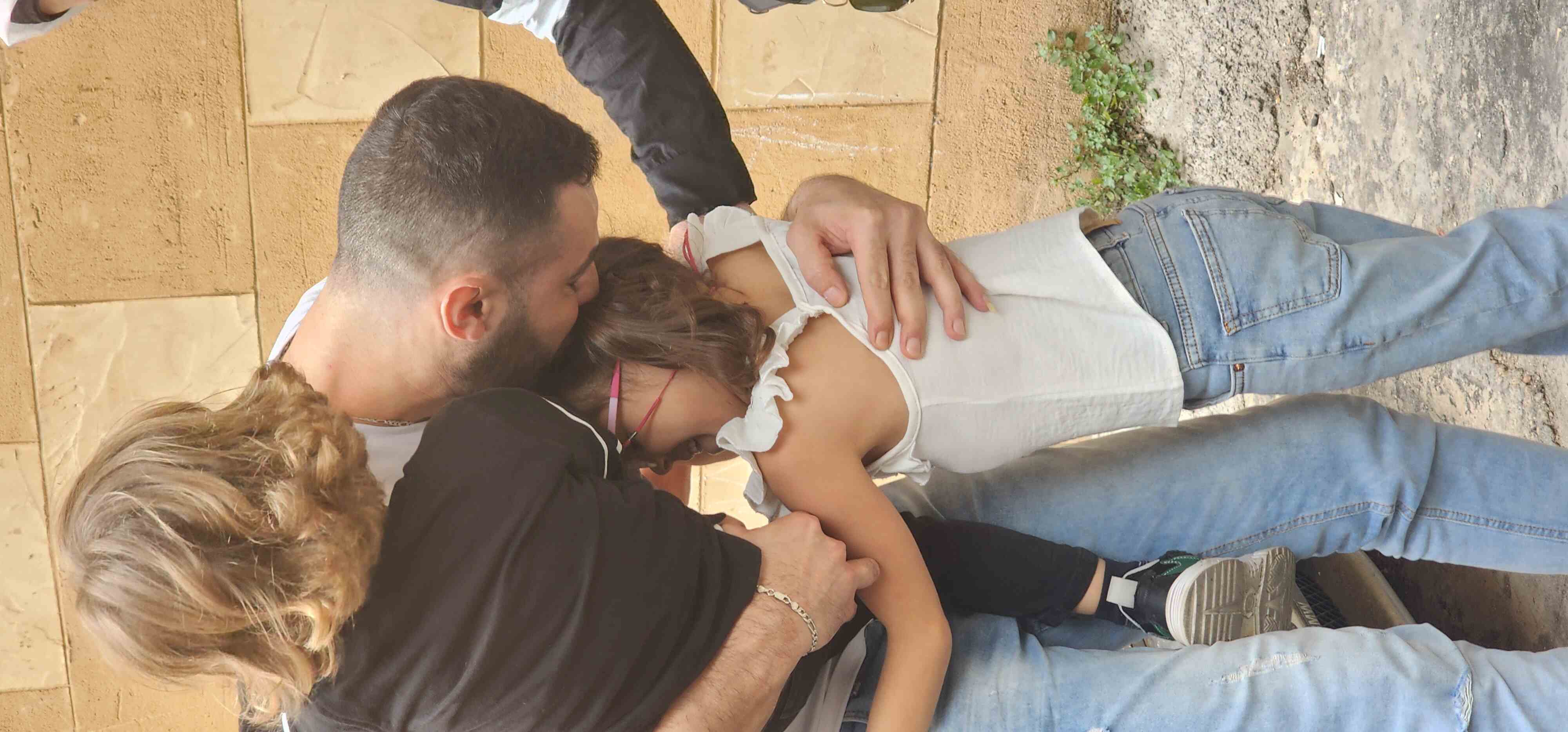 براءة الموقوف حسن عطيّة من تهمة التعامل مع العدو الإسرائيلي، وقد وصل الى منزله للتو في قانا