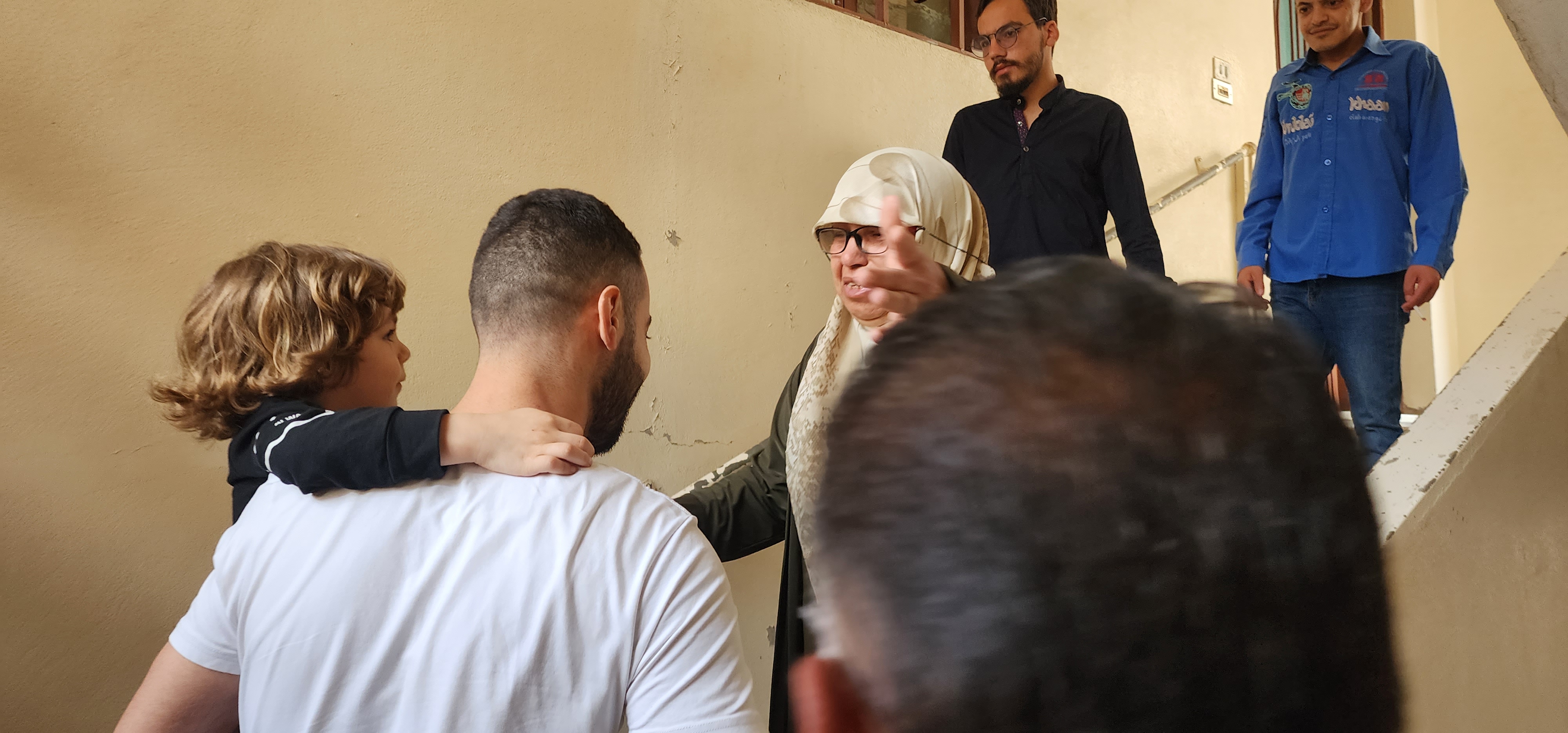 براءة الموقوف حسن عطيّة من تهمة التعامل مع العدو الإسرائيلي، وقد وصل الى منزله للتو في قانا
