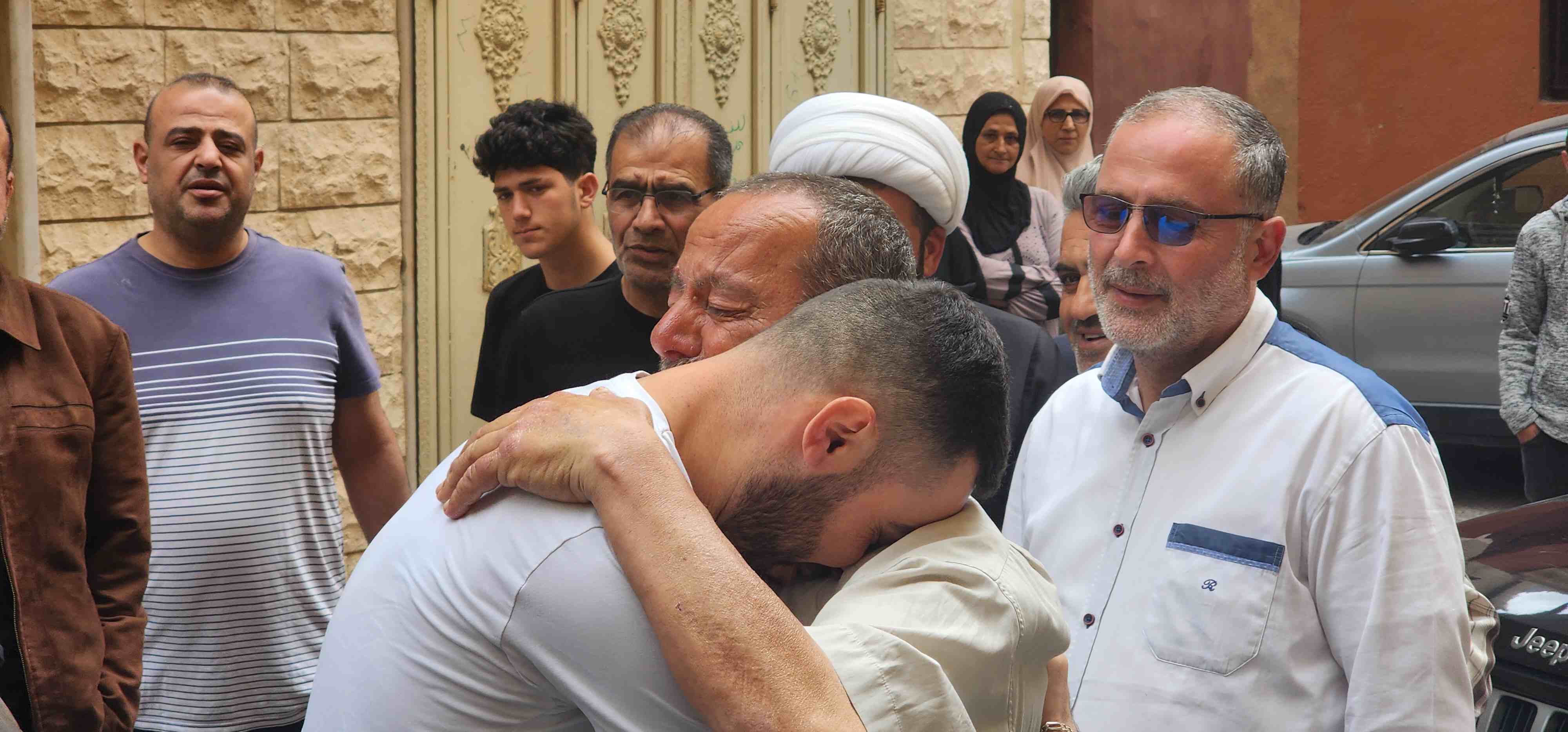 براءة الموقوف حسن عطيّة من تهمة التعامل مع العدو الإسرائيلي، وقد وصل الى منزله للتو في قانا