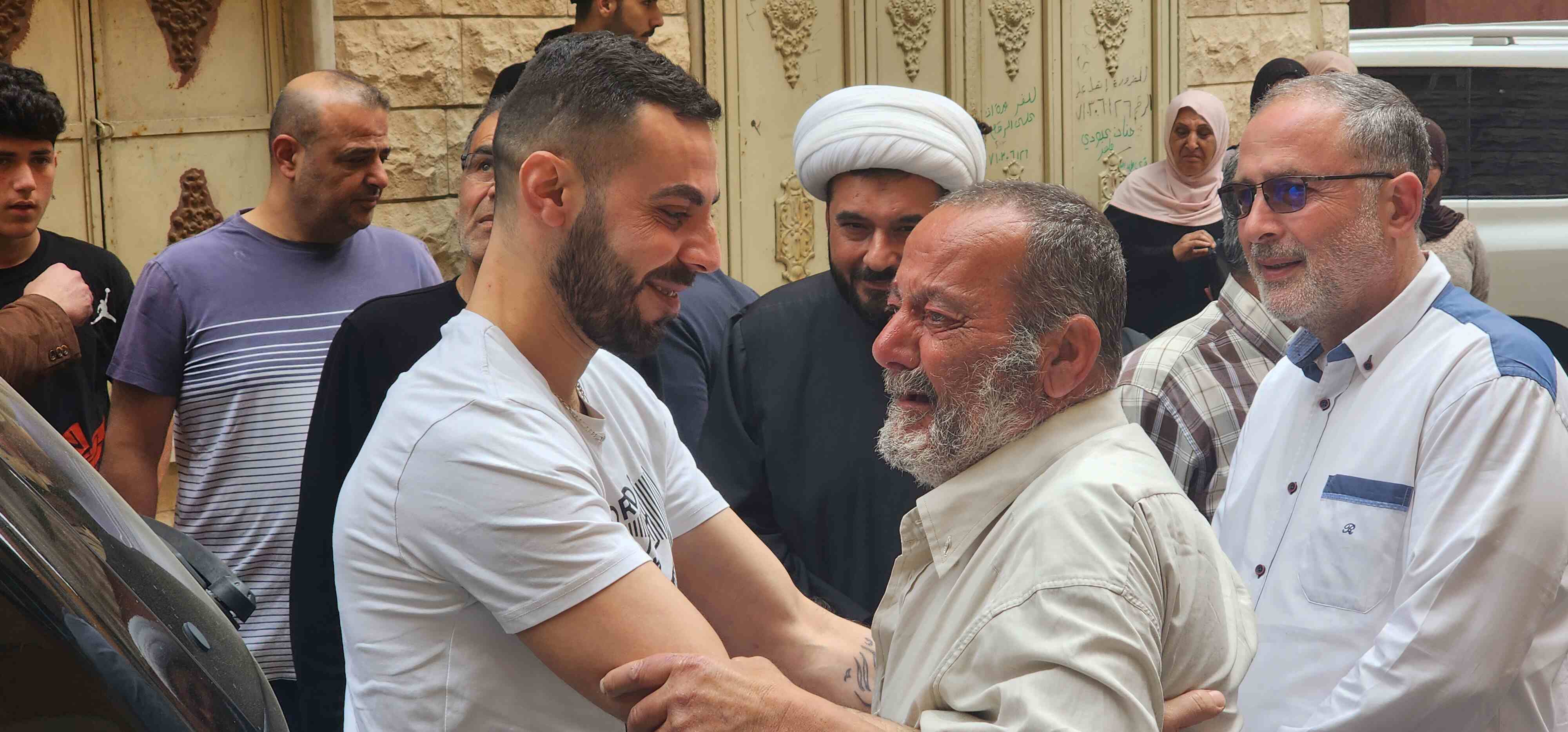براءة الموقوف حسن عطيّة من تهمة التعامل مع العدو الإسرائيلي، وقد وصل الى منزله للتو في قانا