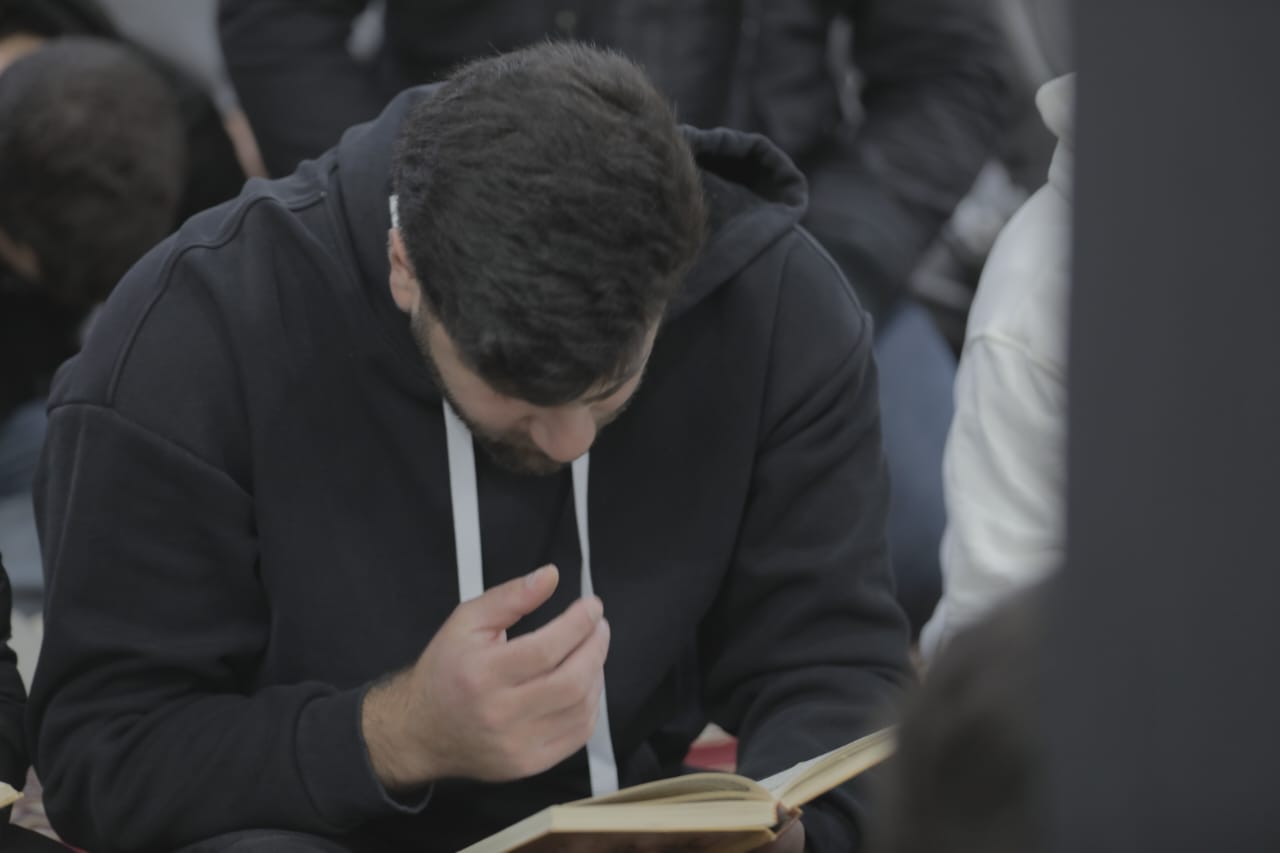إحياء ليالي القدر المباركة للعام ٢٠٢٥ بحضور حاشد من المؤمنين الذين ابتهلوا الى الله تعالى بأدعيتهم