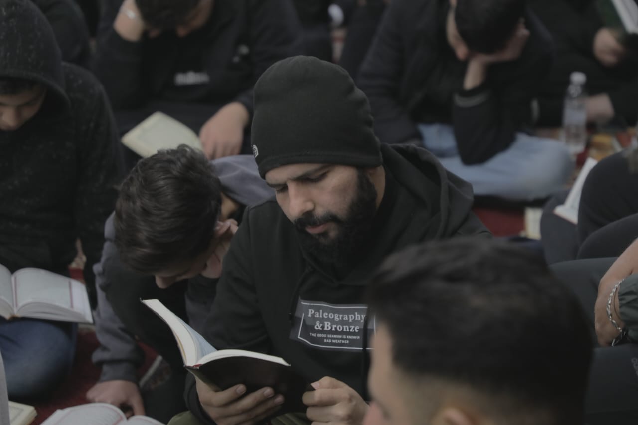 إحياء ليالي القدر المباركة للعام ٢٠٢٥ بحضور حاشد من المؤمنين الذين ابتهلوا الى الله تعالى بأدعيتهم