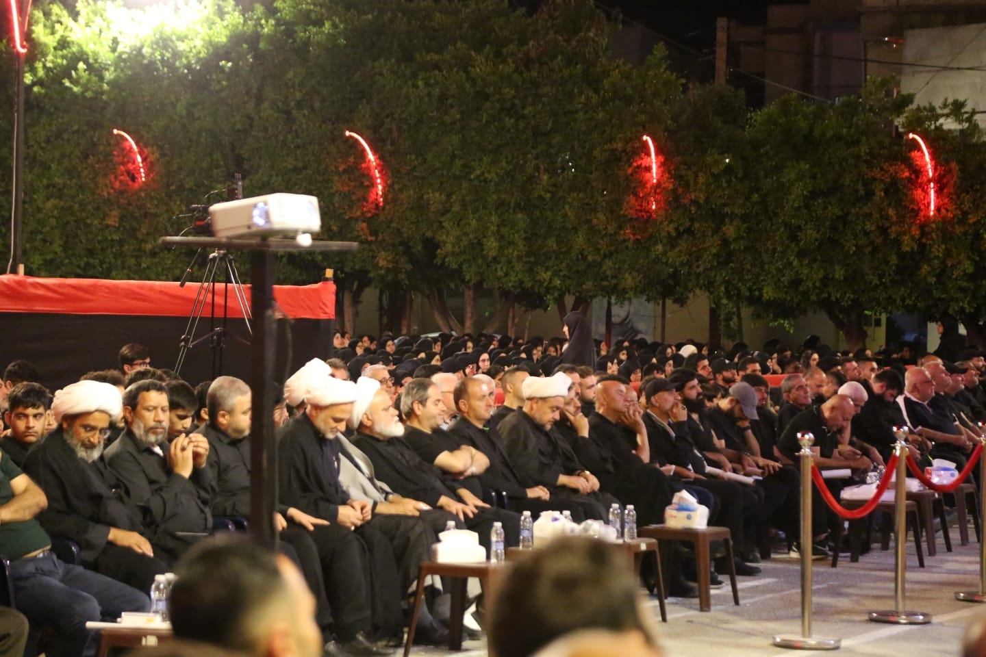 بالصور إحياء الليلة العاشرة ٢٠٢٥ من ليالي عاشوراء في بلدة قانا ساحة الأمام الحسين (ع) حارة البركة