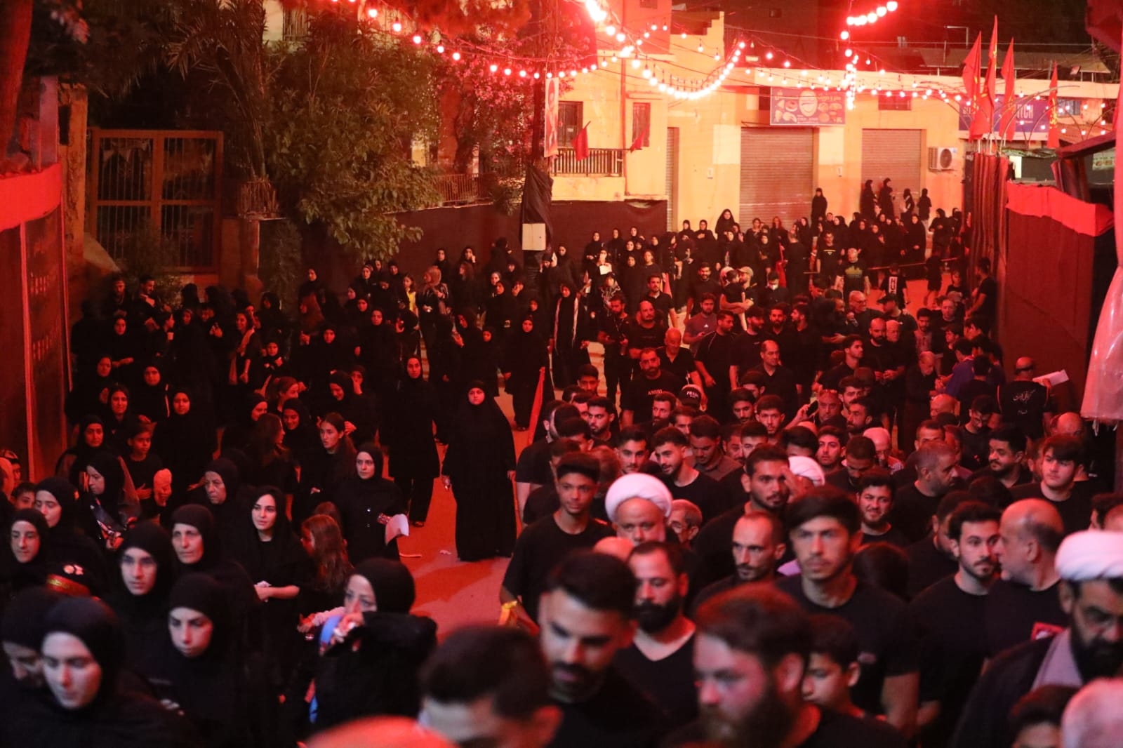 بالصور إحياء الليلة العاشرة ٢٠٢٥ من ليالي عاشوراء في بلدة قانا ساحة الأمام الحسين (ع) حارة البركة