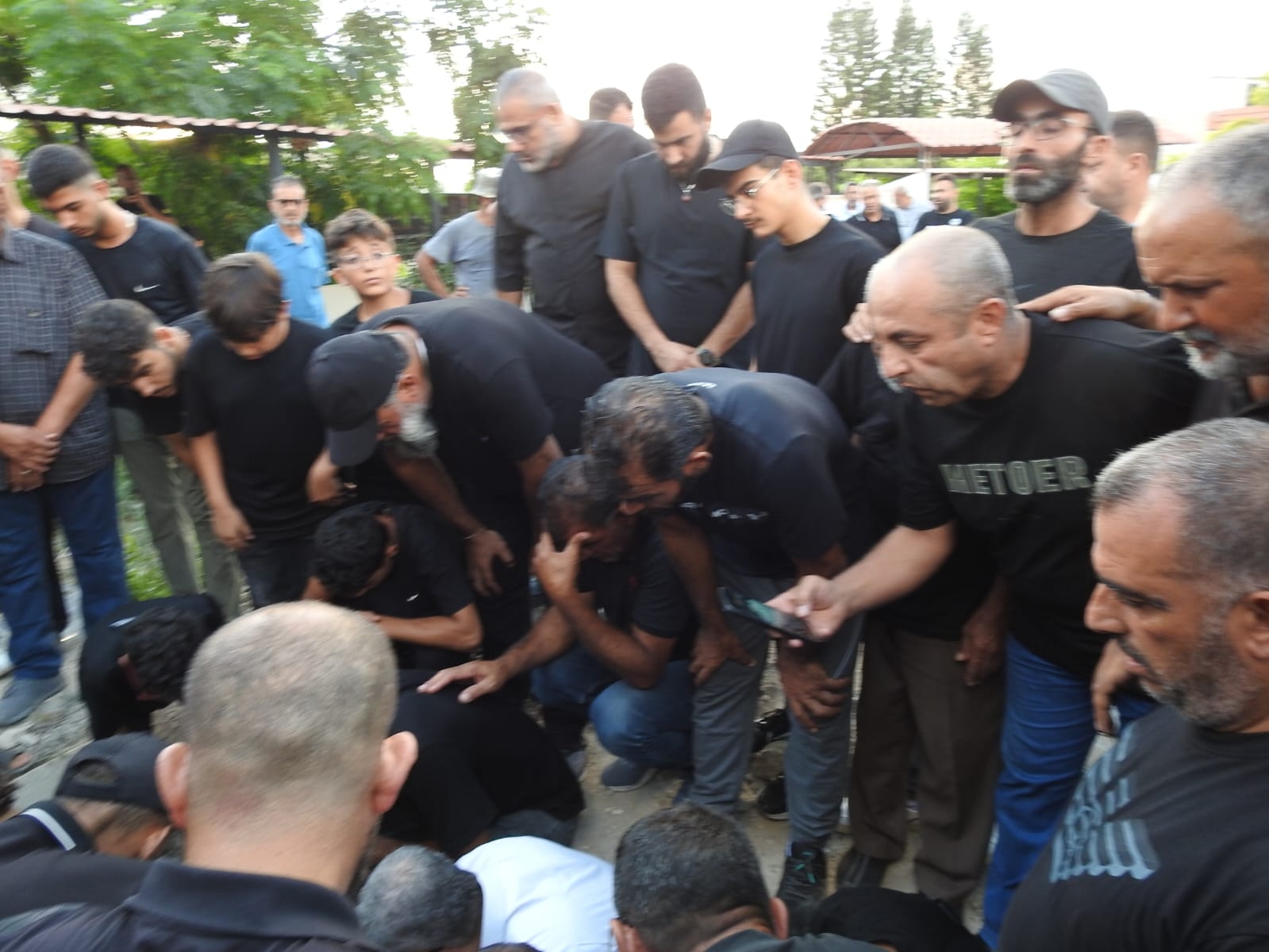 شيعت بلدة قانا فقيد الجهاد والمقاومة الحاج علي محمد حكيم الى مثواه الاخير