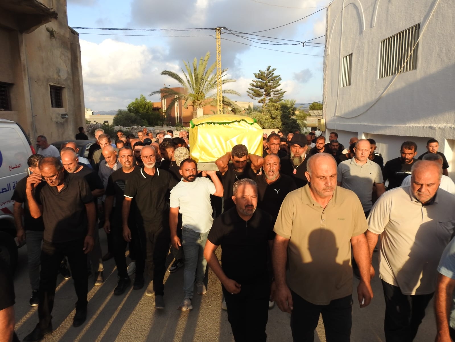 شيعت بلدة قانا فقيد الجهاد والمقاومة الحاج علي محمد حكيم الى مثواه الاخير