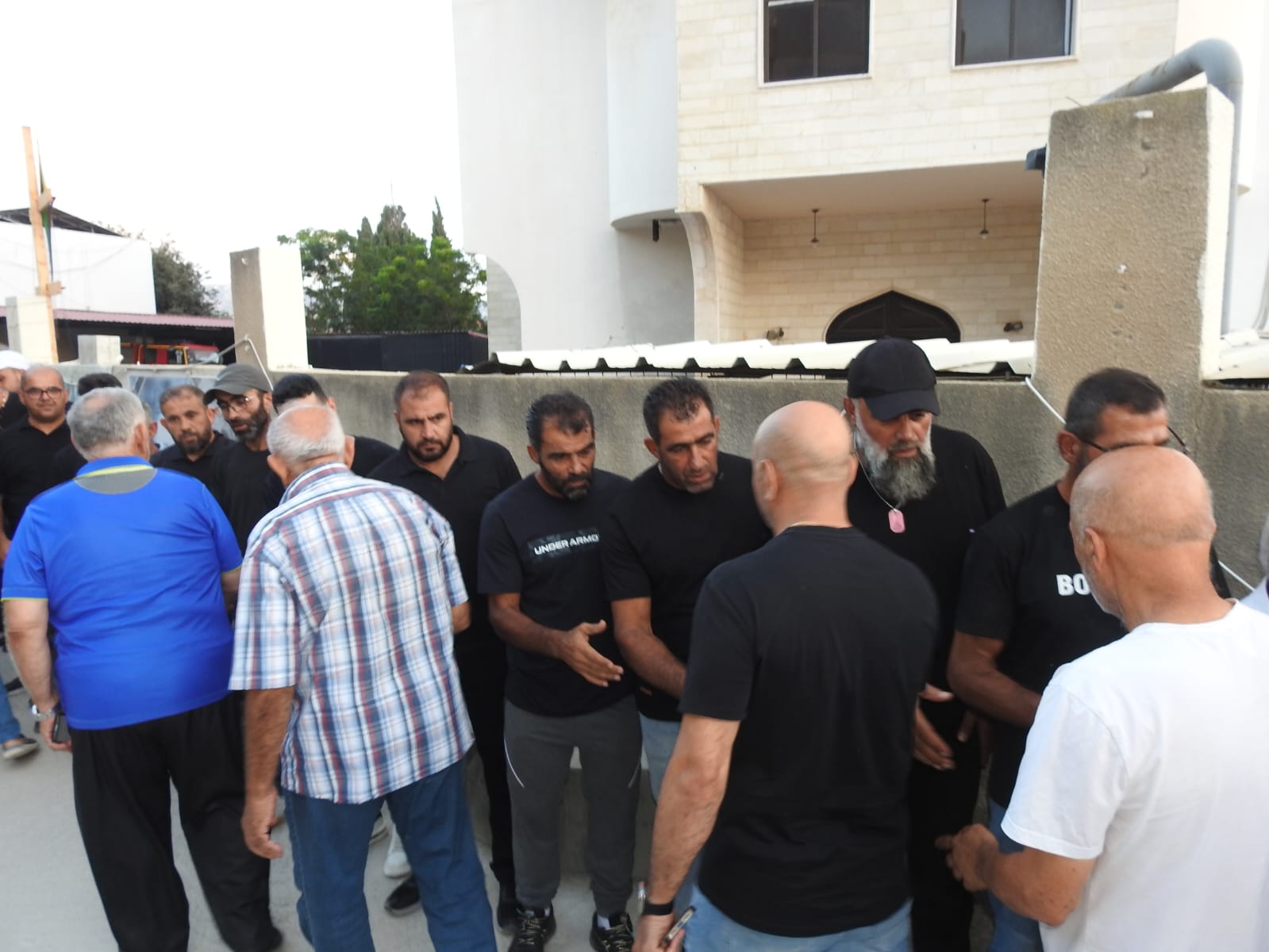 شيعت بلدة قانا فقيد الجهاد والمقاومة الحاج علي محمد حكيم الى مثواه الاخير
