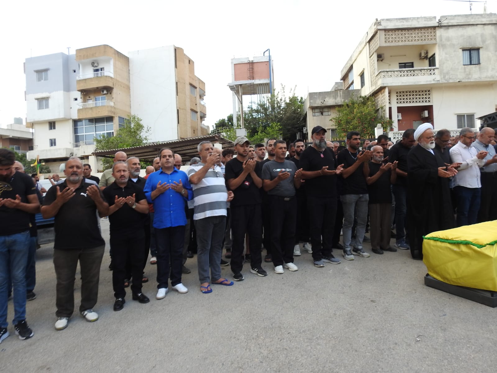 شيعت بلدة قانا فقيد الجهاد والمقاومة الحاج علي محمد حكيم الى مثواه الاخير