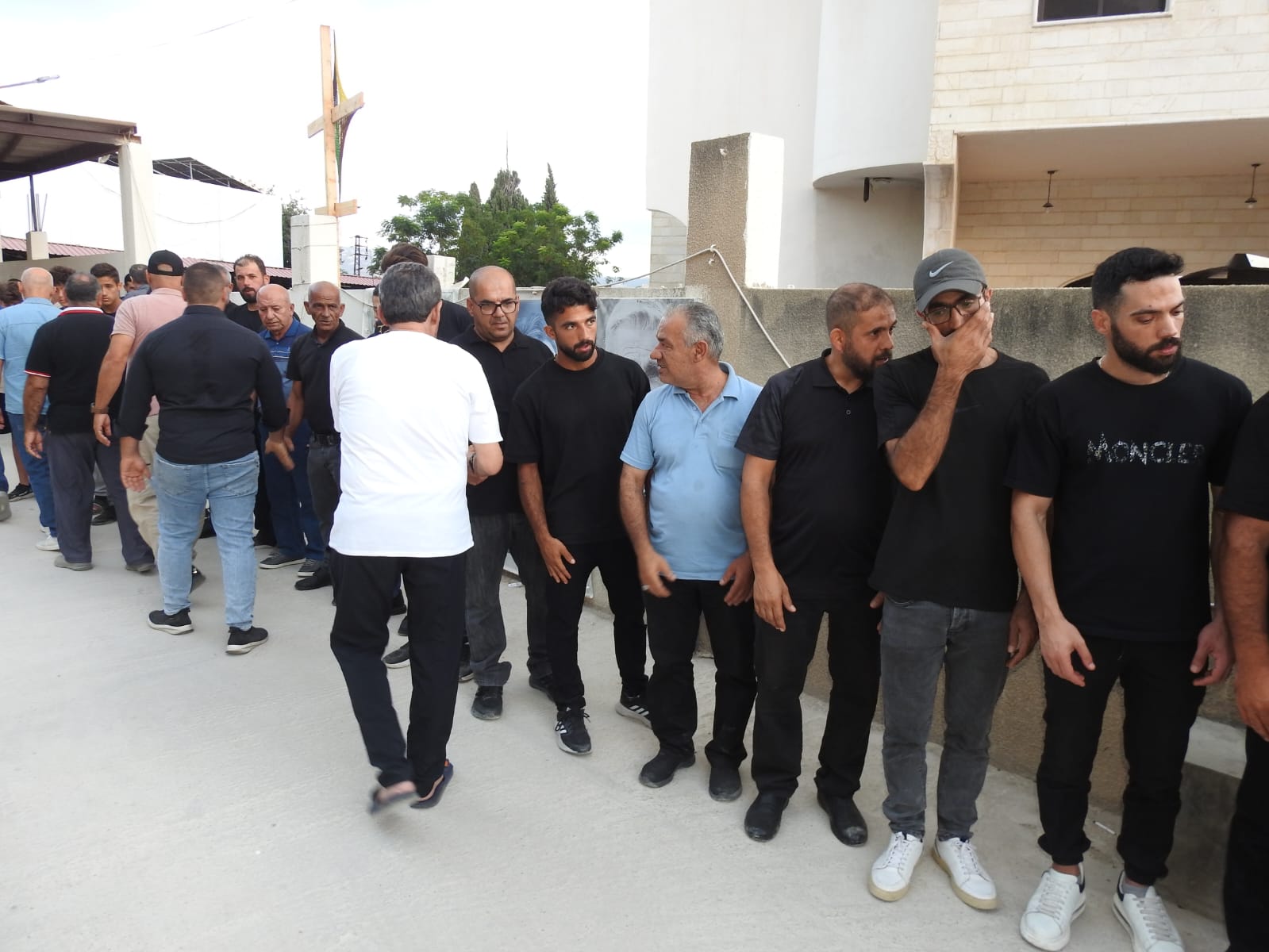 شيعت بلدة قانا فقيد الجهاد والمقاومة الحاج علي محمد حكيم الى مثواه الاخير