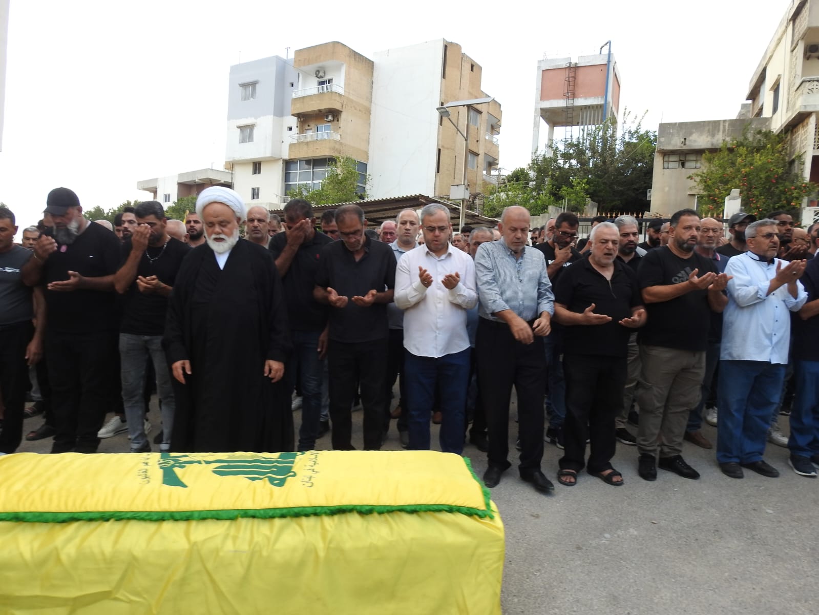 شيعت بلدة قانا فقيد الجهاد والمقاومة الحاج علي محمد حكيم الى مثواه الاخير