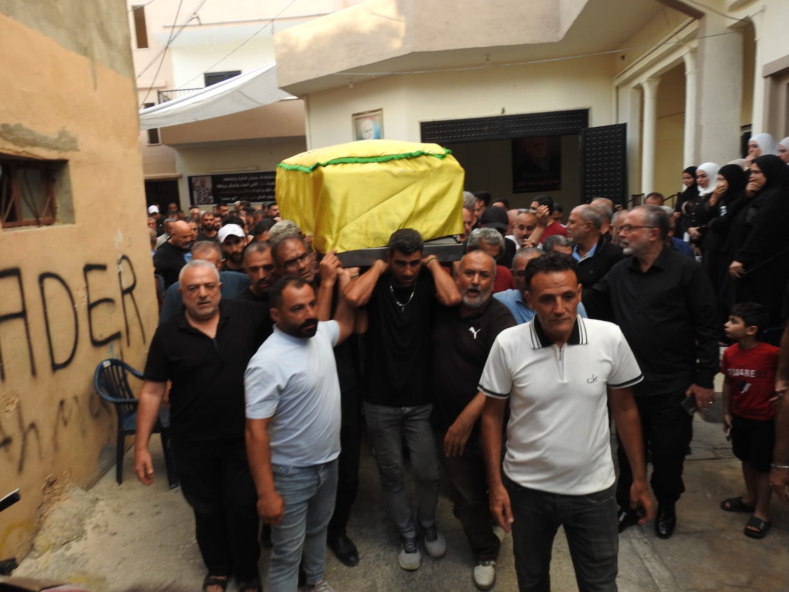 شيعت بلدة قانا فقيد الجهاد والمقاومة الحاج علي محمد حكيم الى مثواه الاخير