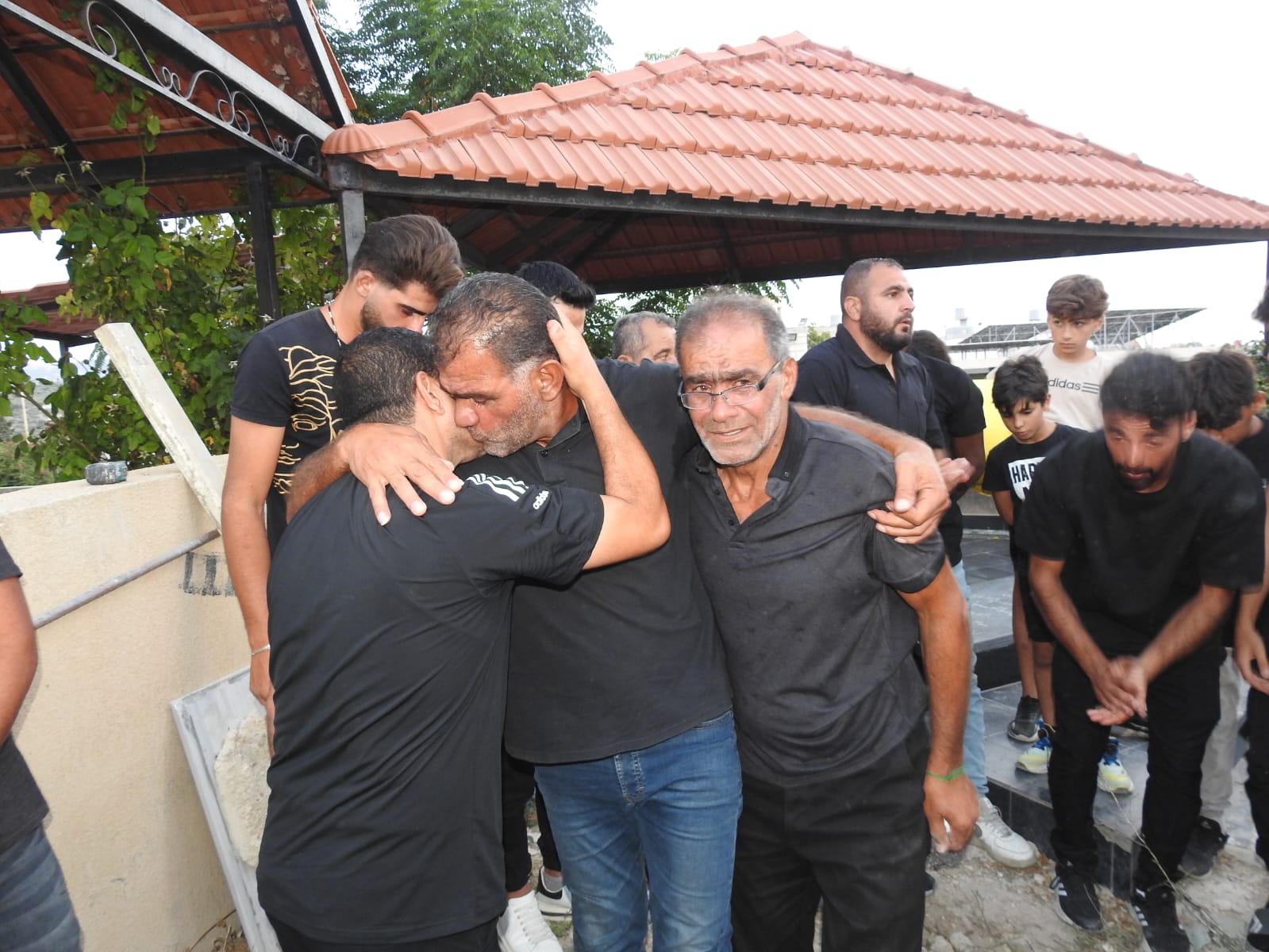 شيعت بلدة قانا فقيد الجهاد والمقاومة الحاج علي محمد حكيم الى مثواه الاخير
