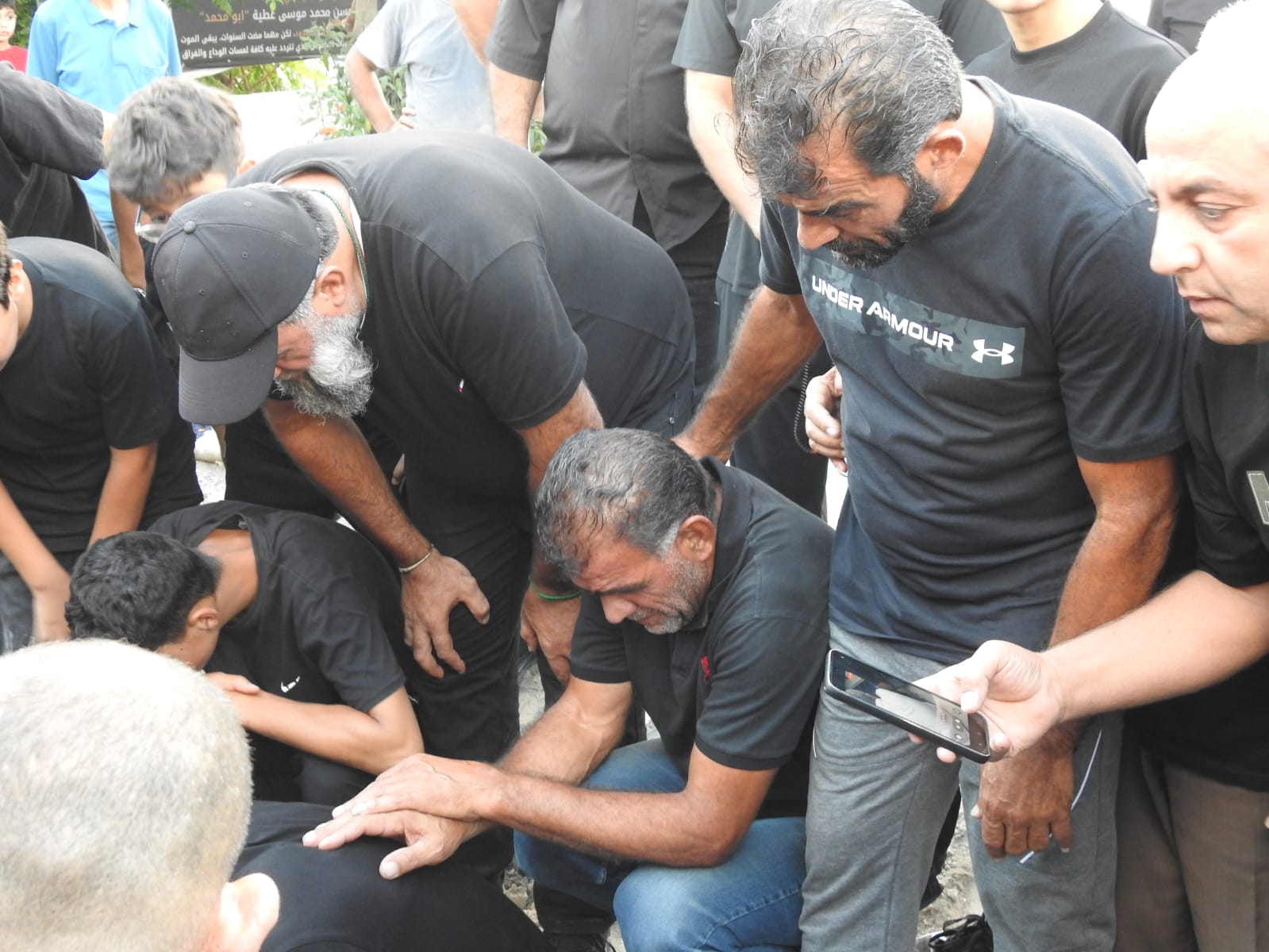 شيعت بلدة قانا فقيد الجهاد والمقاومة الحاج علي محمد حكيم الى مثواه الاخير