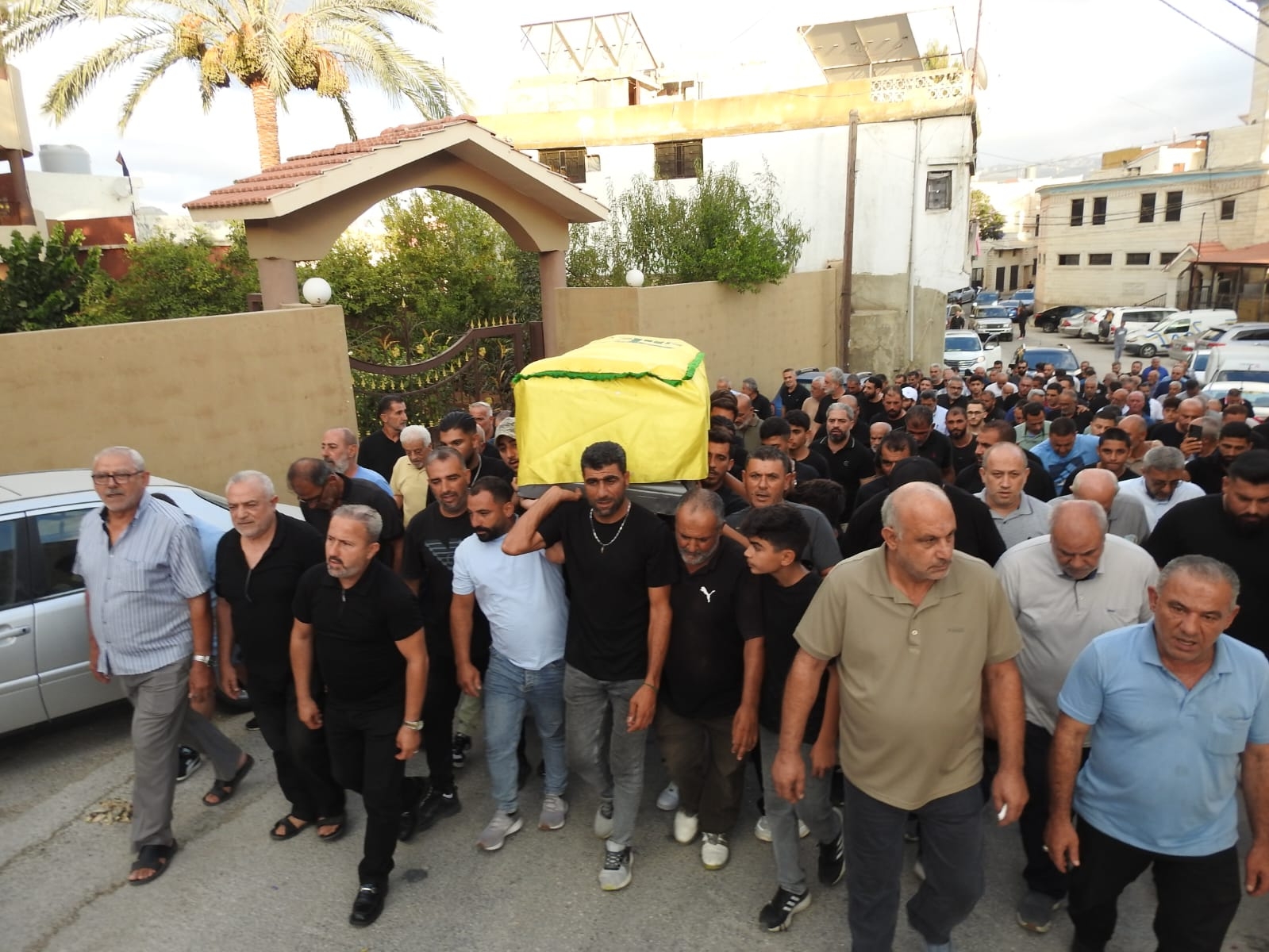 شيعت بلدة قانا فقيد الجهاد والمقاومة الحاج علي محمد حكيم الى مثواه الاخير